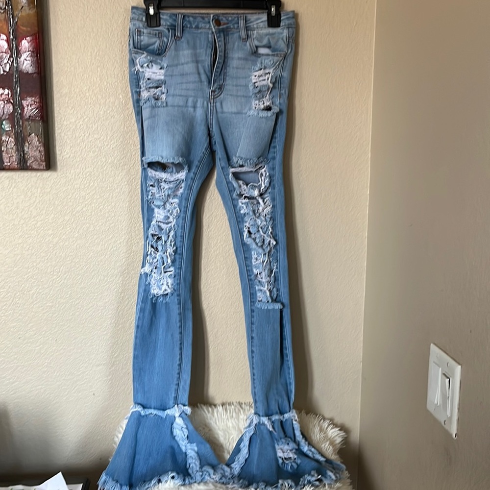 Fashionnova Distressed Hole bell bottoms Jeans zs 7 98% cotton